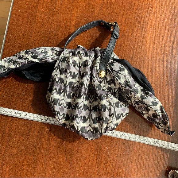 UGG Heart Patterned Tie Bag/Purse - Picture 9 of 9